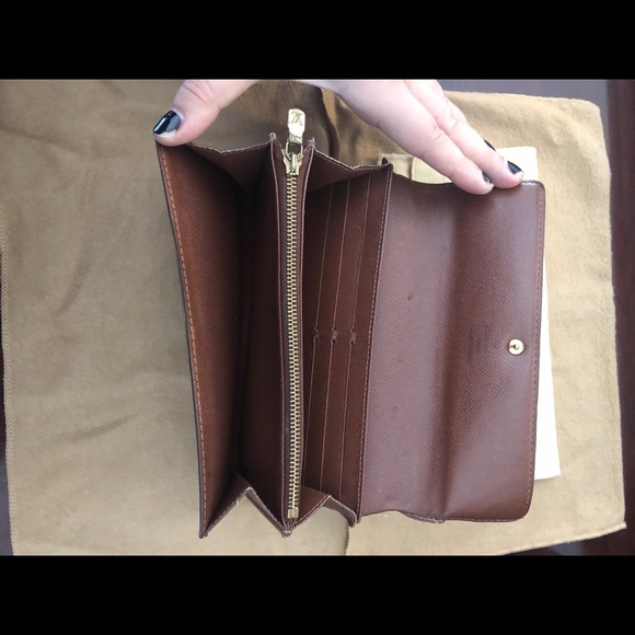 Louis Vuitton Wallet - Picture 3 of 4